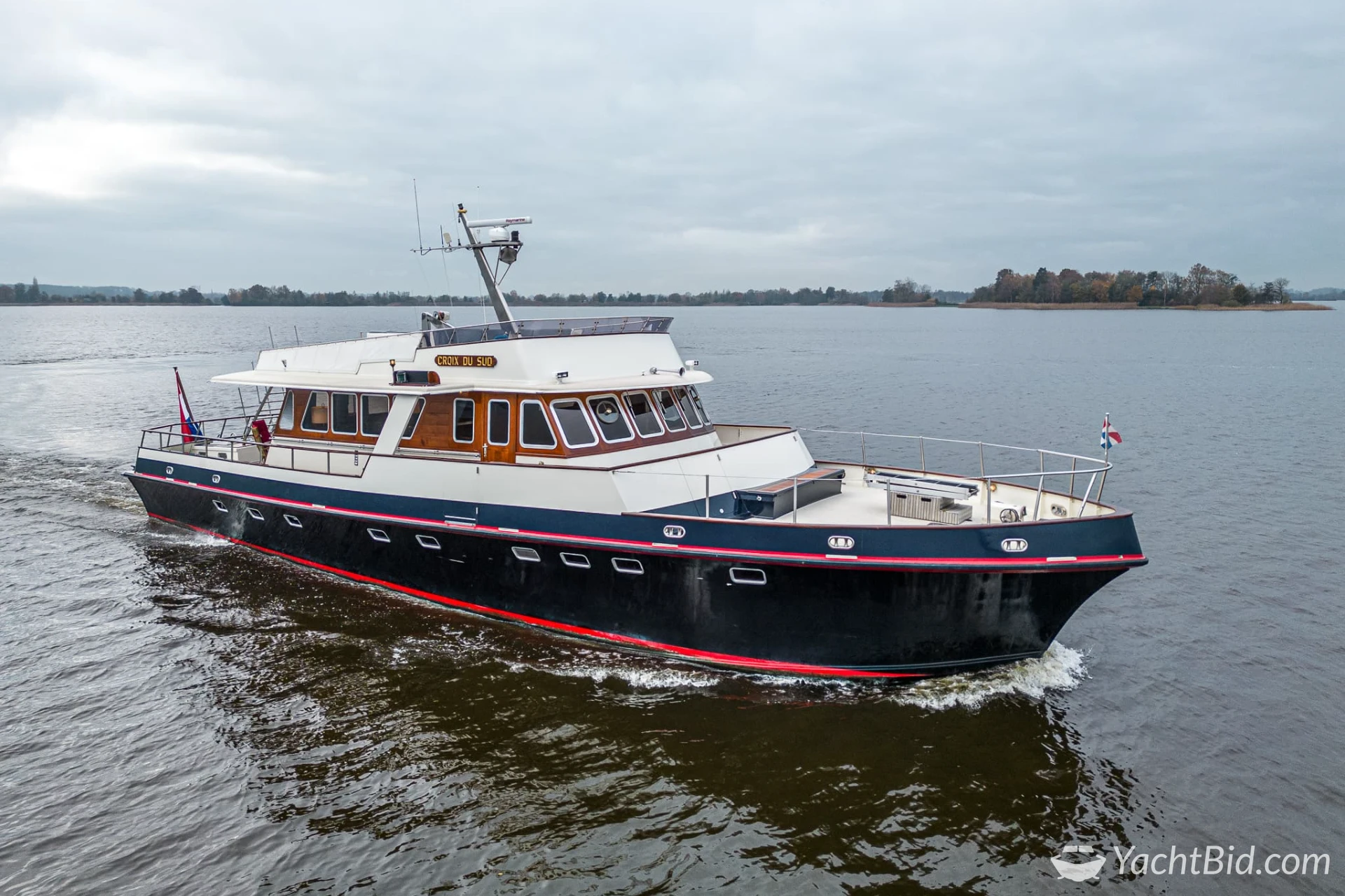 Custom Ex-MTB Motoryacht