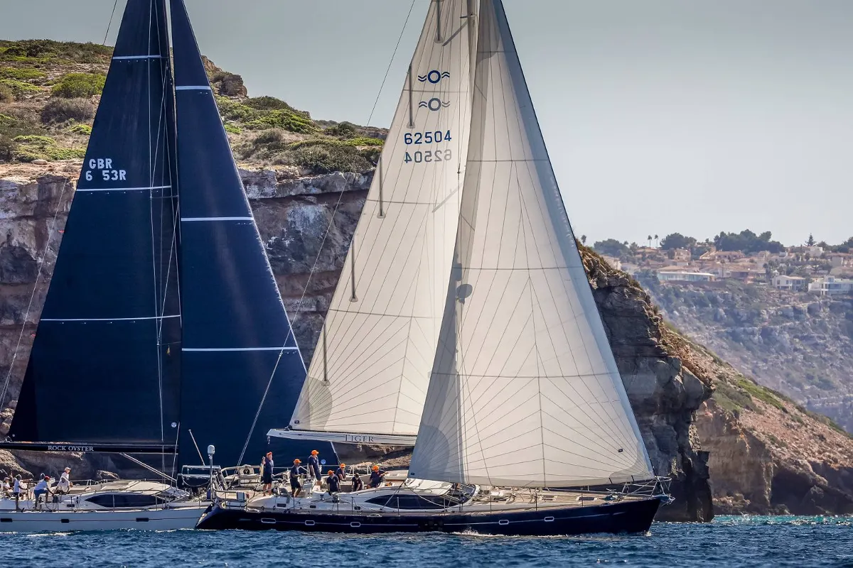 Oyster 885 22
