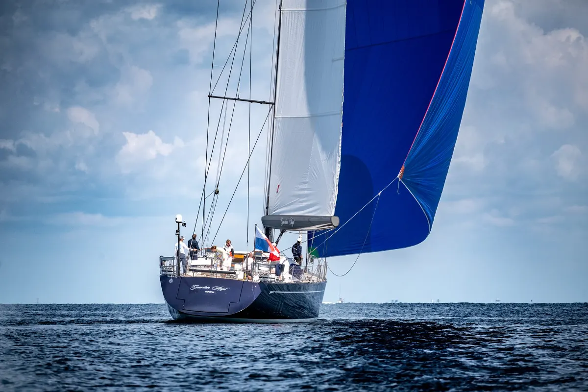 Oyster 885 24
