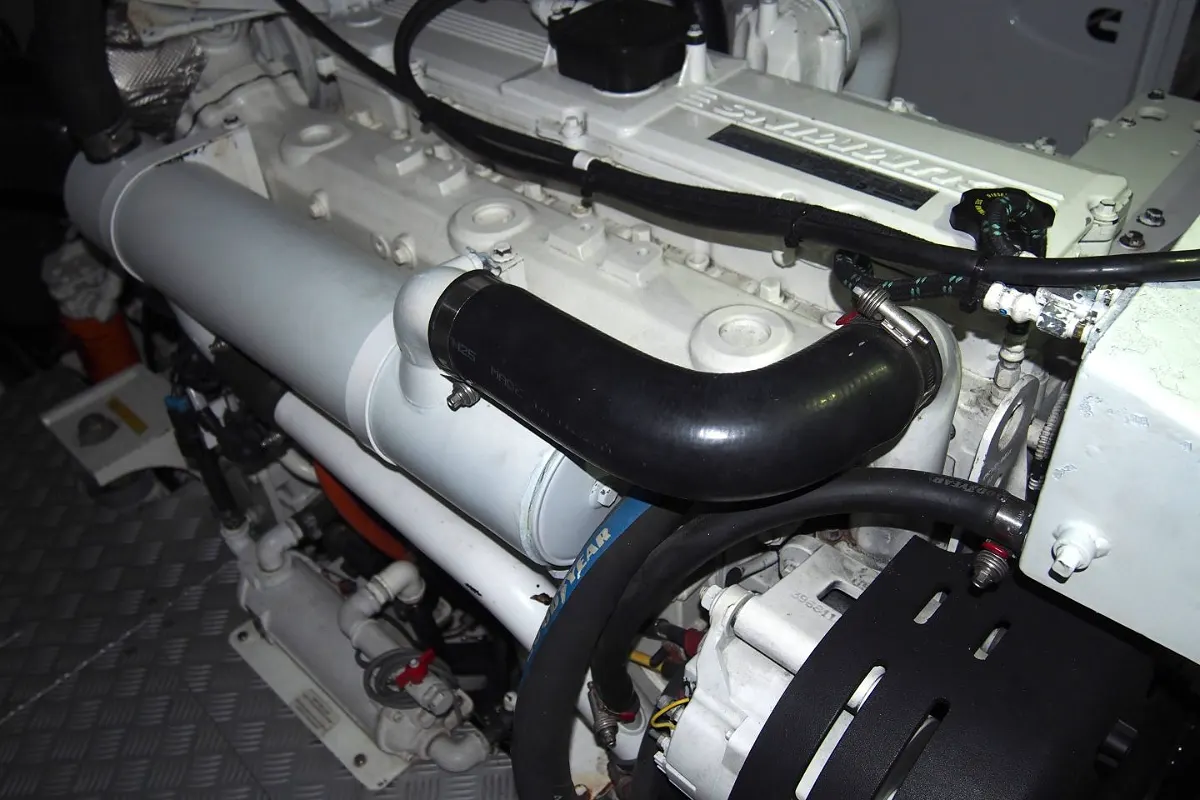 Oyster 885 135