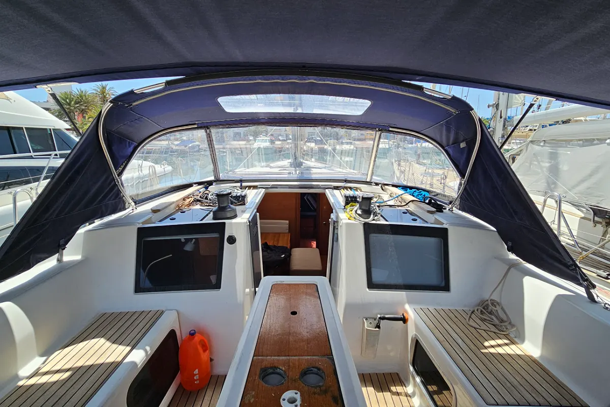 Dufour 460 Grand Large 10