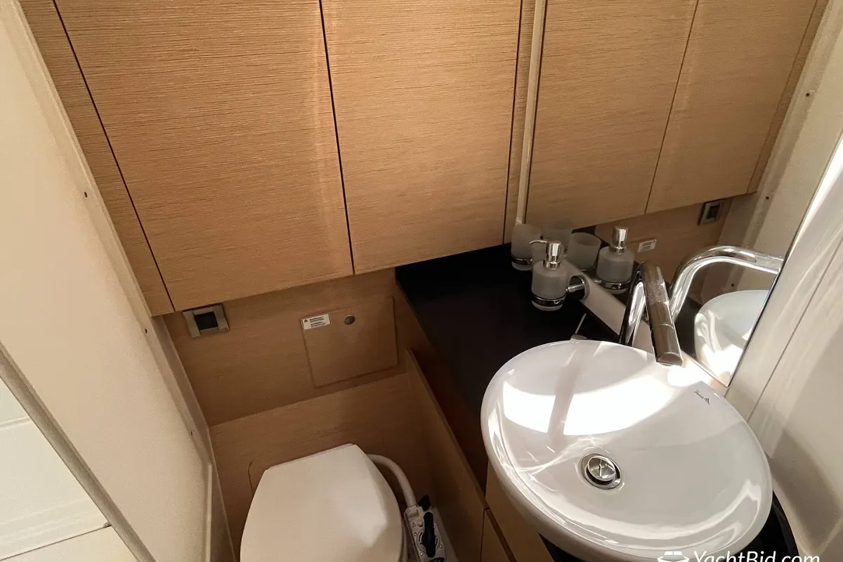 Hanse 588: NO RESERVE 40