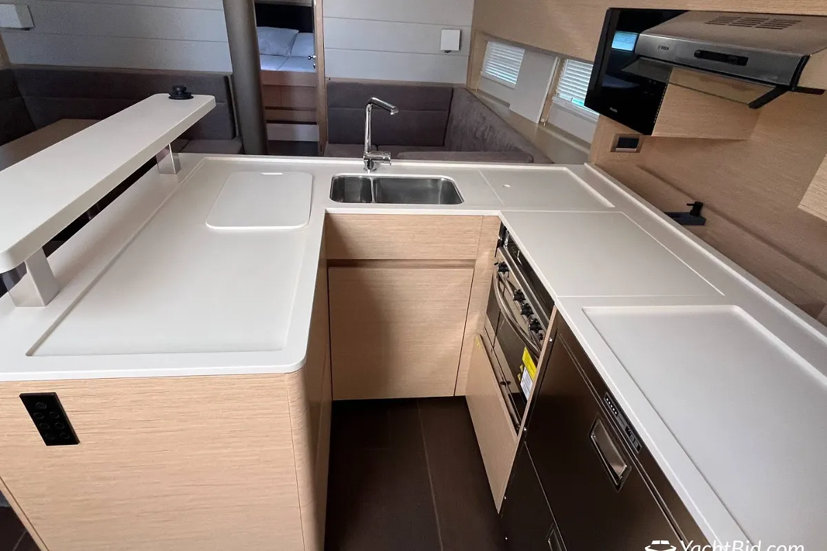 Hanse 588: NO RESERVE 55