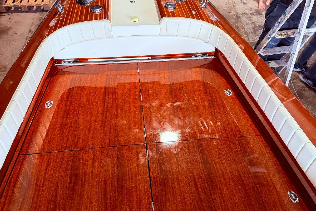 Riva Aquarama 220 11