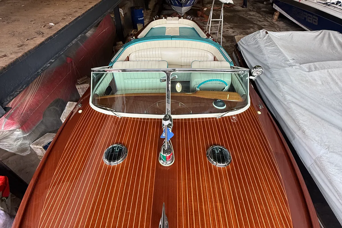 Riva Aquarama 220 44