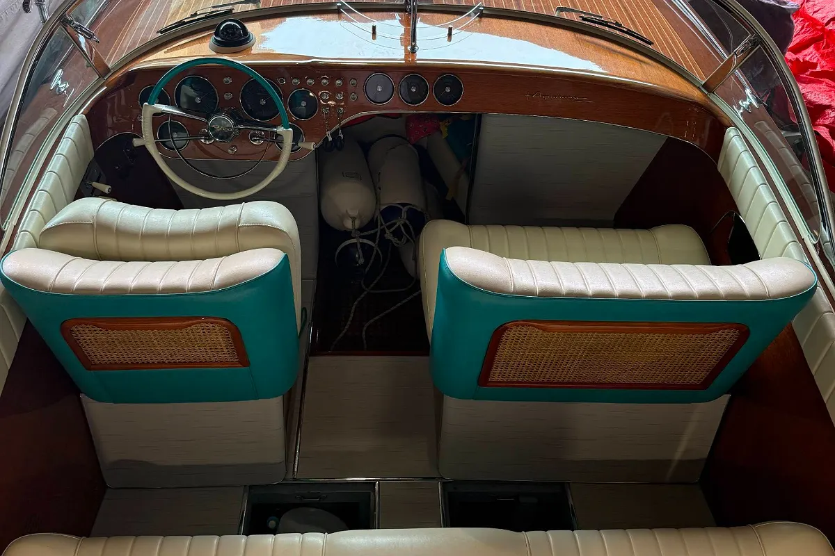 Riva Aquarama 220 16
