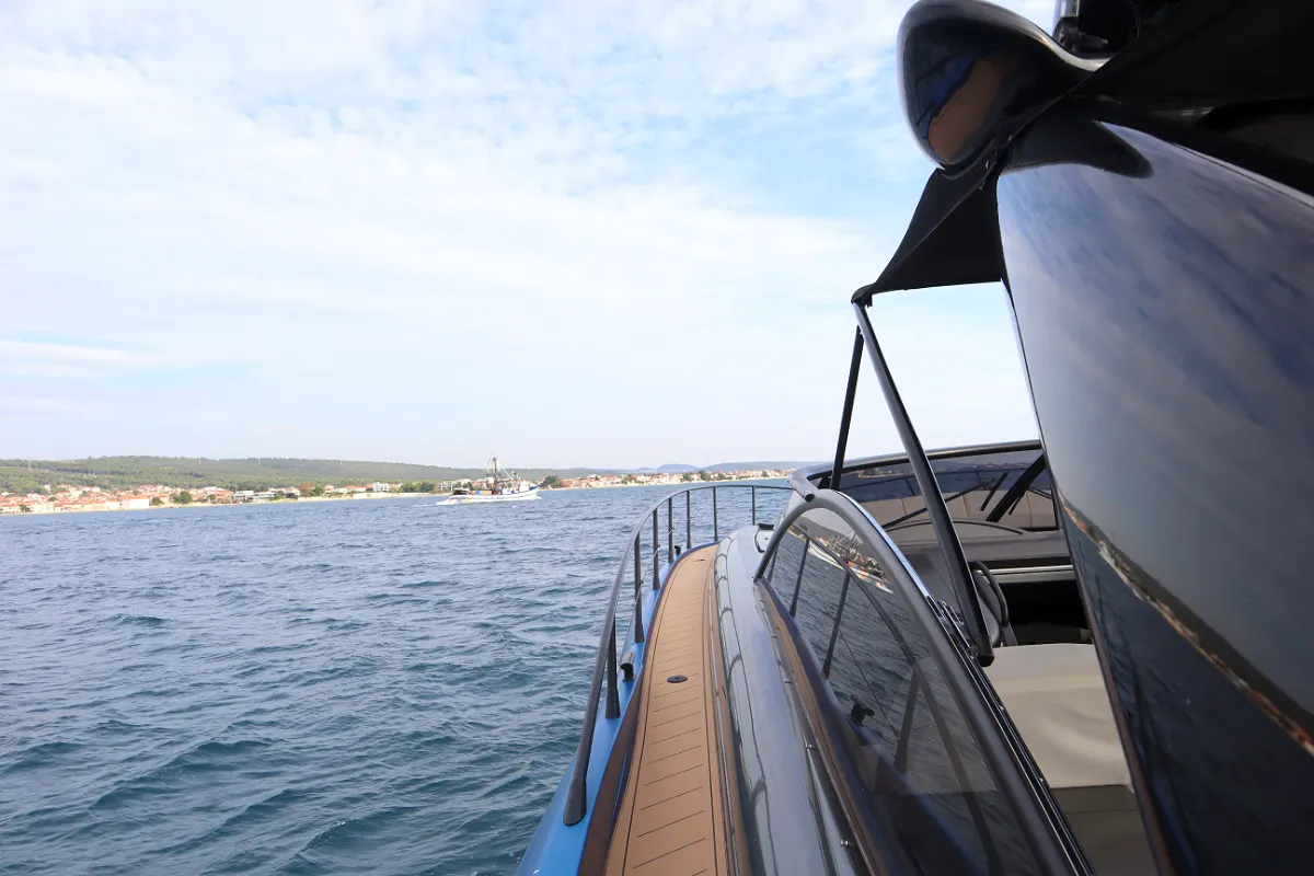 Sunseeker Predator 56 23