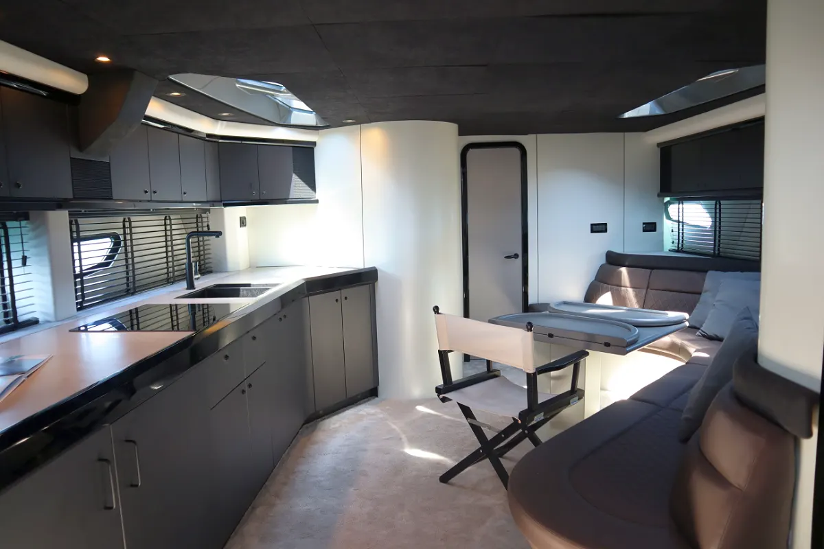 Sunseeker Predator 56 7