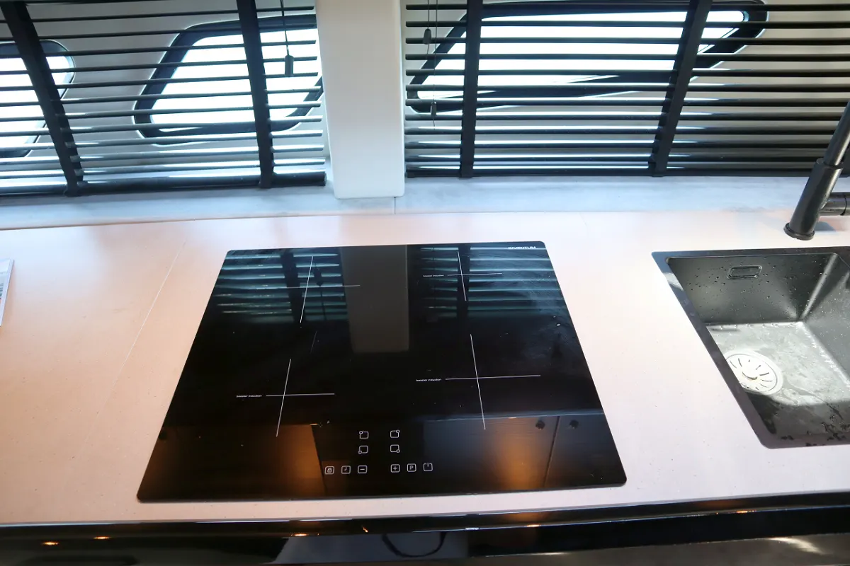 Sunseeker Predator 56 36