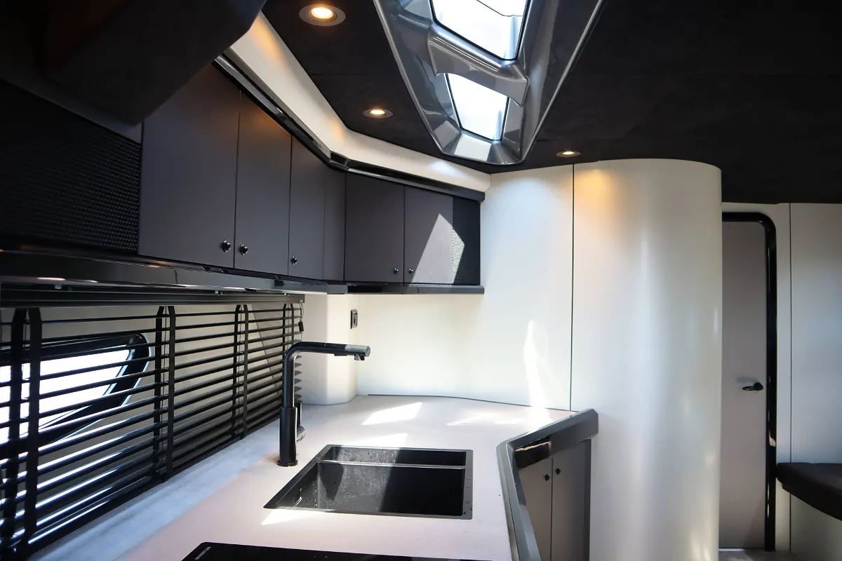 Sunseeker Predator 56 54