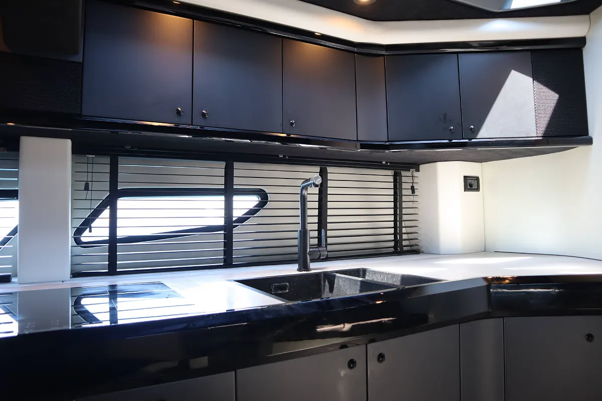 Sunseeker Predator 56 53