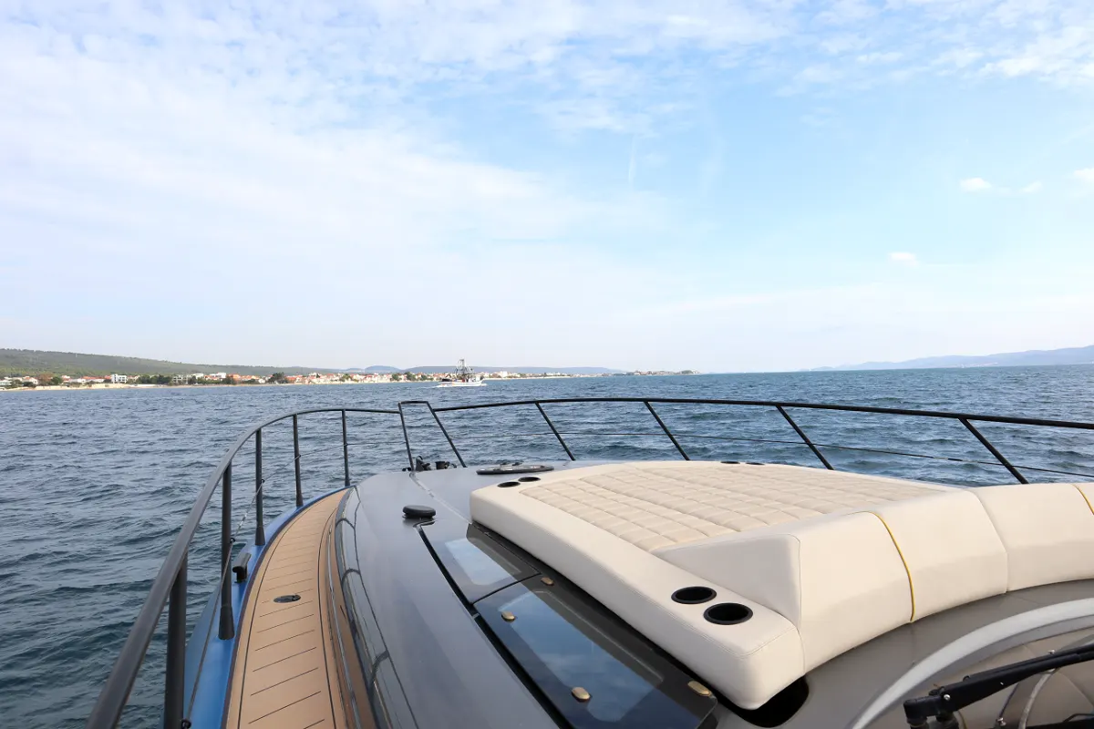 Sunseeker Predator 56 24