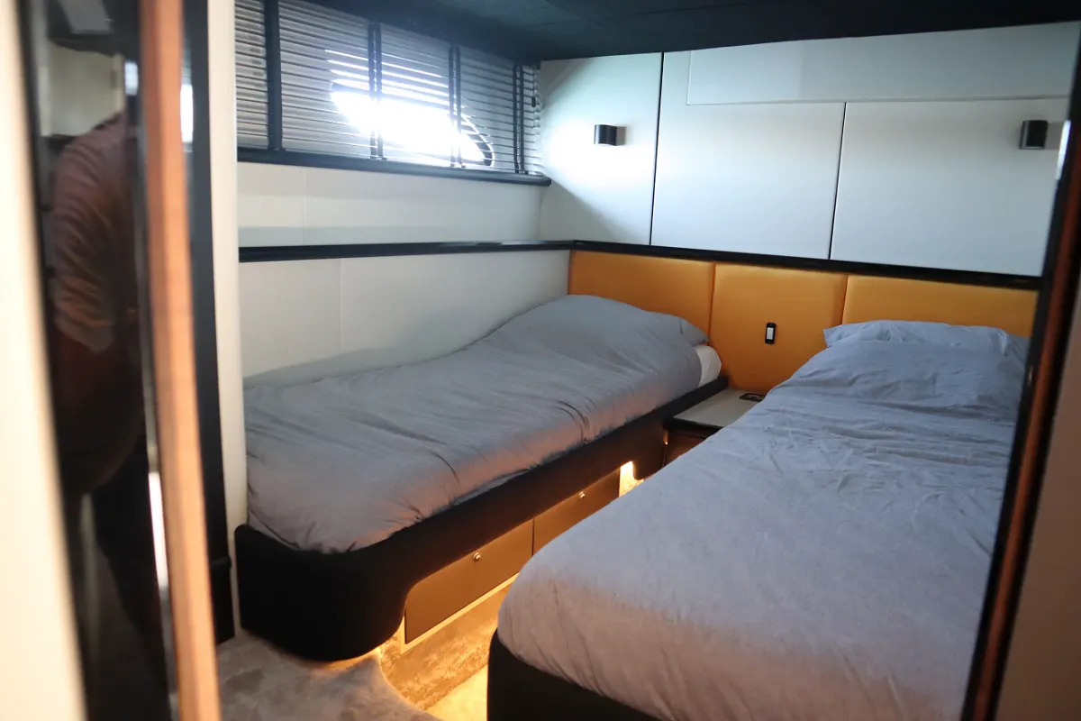 Sunseeker Predator 56 45