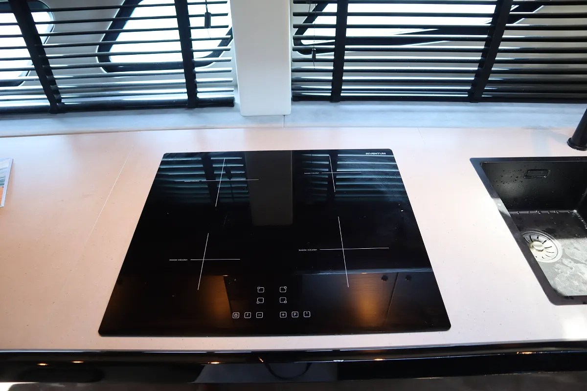 Sunseeker Predator 56 52