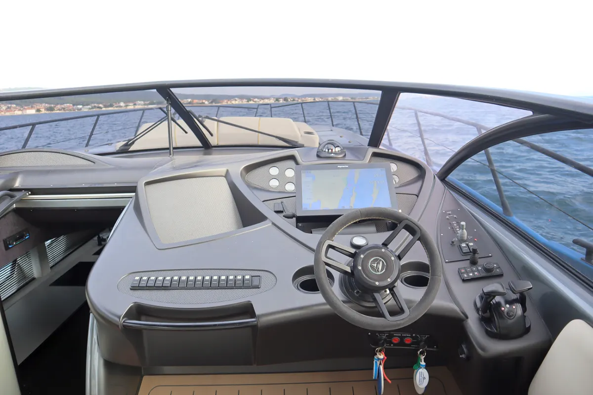 Sunseeker Predator 56 20