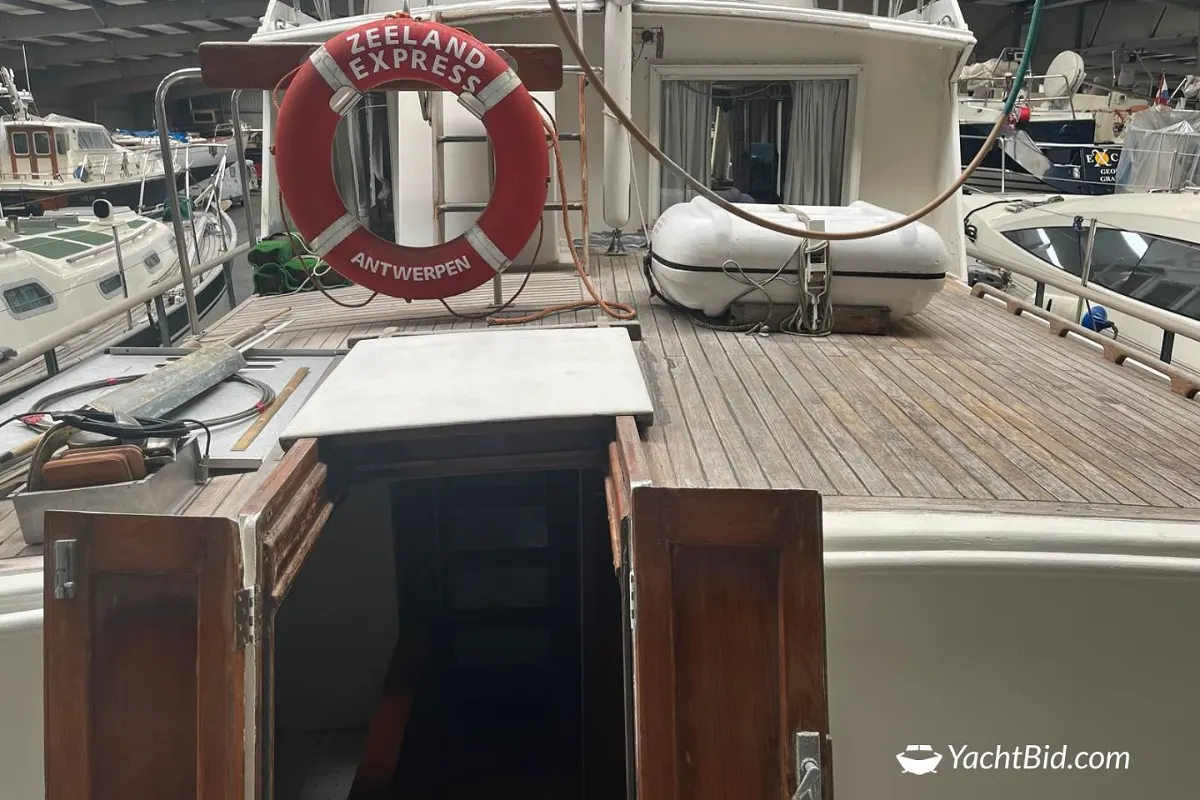 Grand Banks 42 13