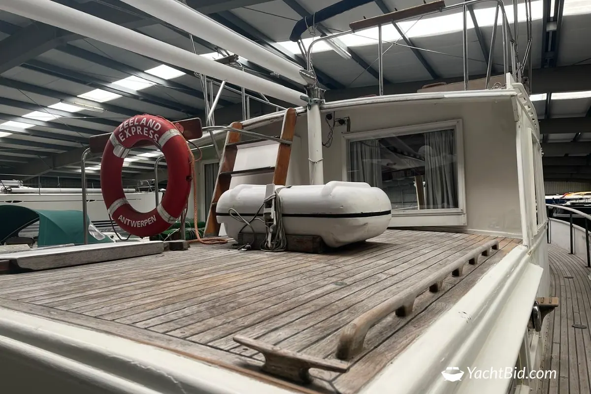 Grand Banks 42 14