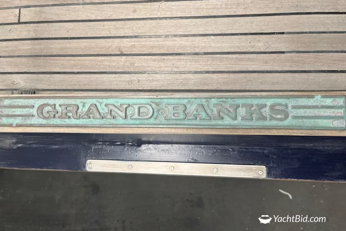 Grand Banks 42 17