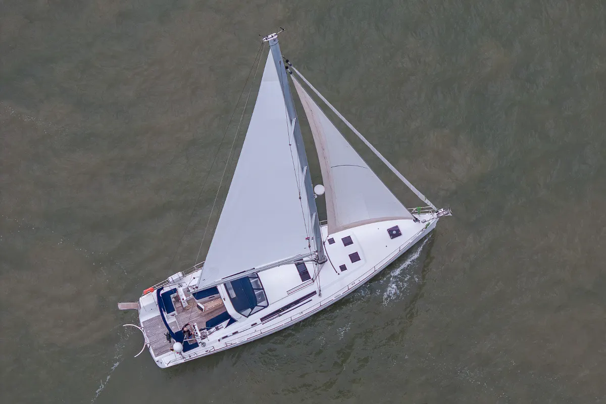 Beneteau Oceanis 58 12