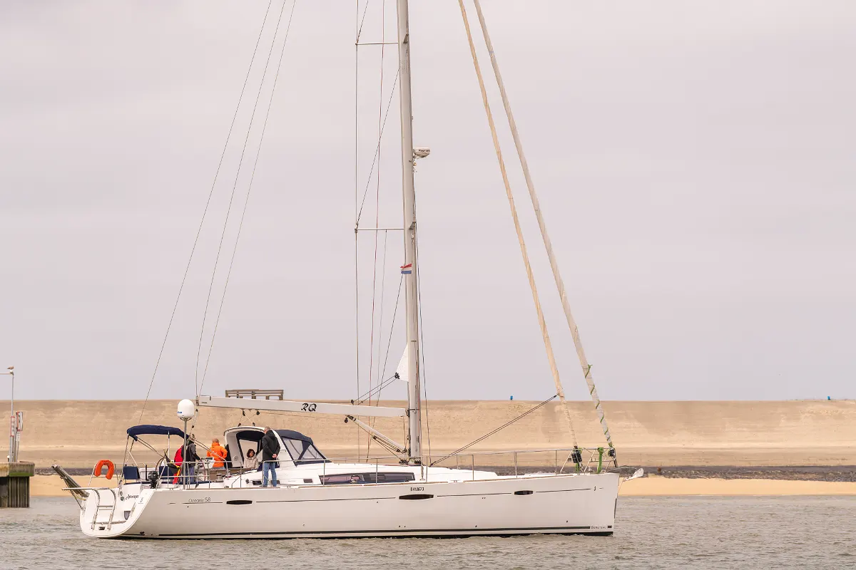 Beneteau Oceanis 58 32