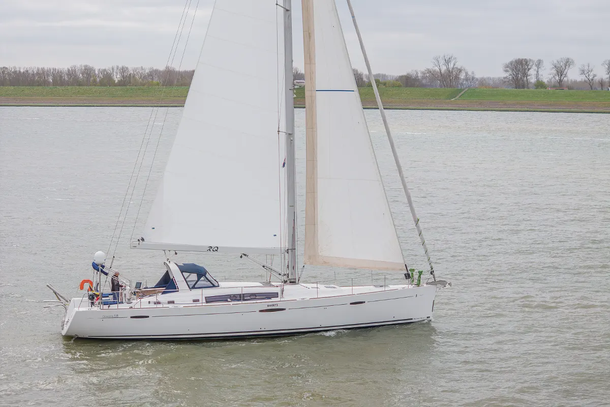 Beneteau Oceanis 58 31