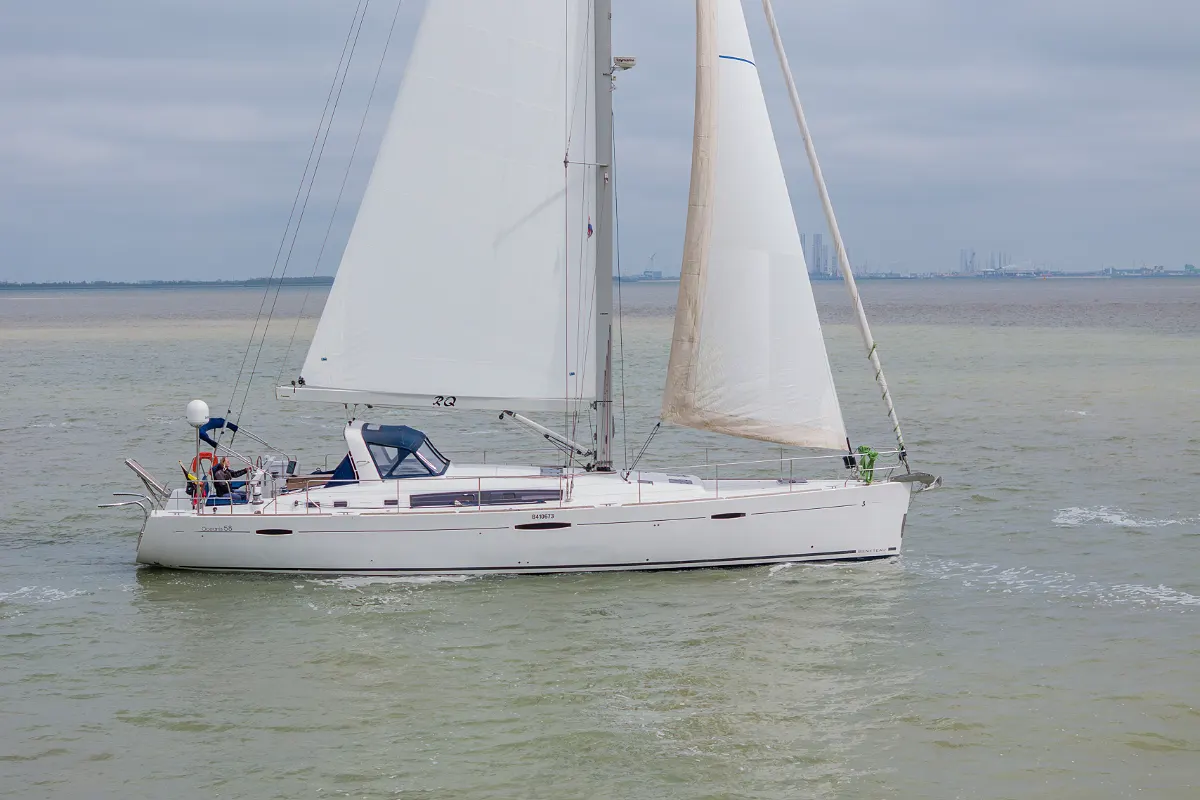 Beneteau Oceanis 58 27