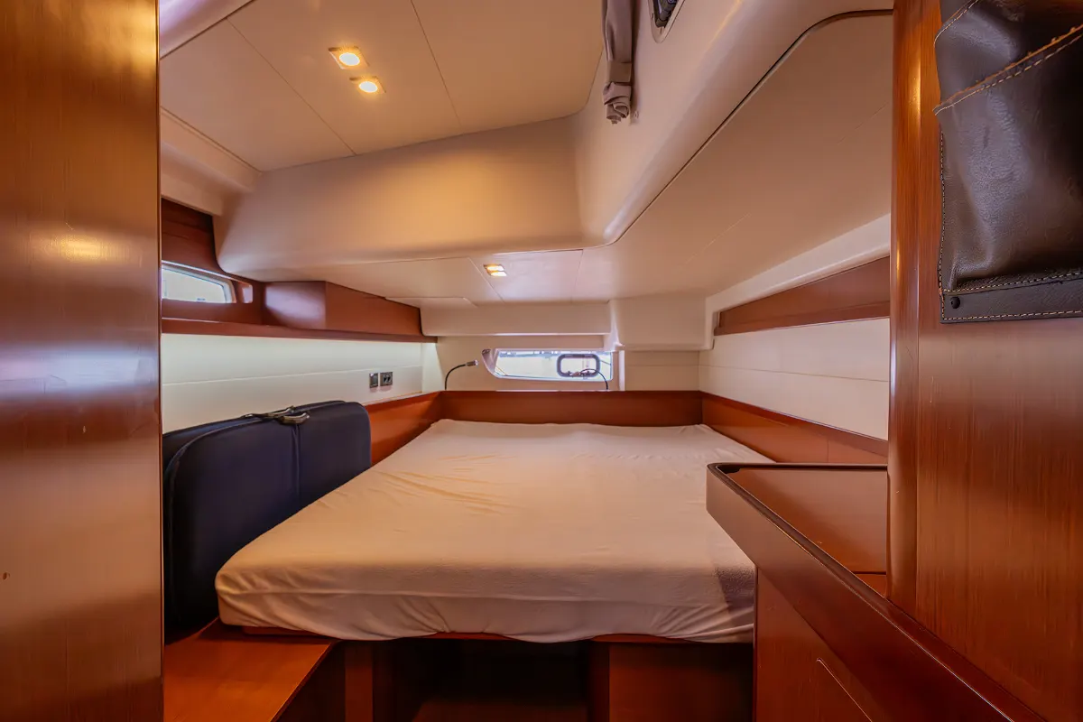 Beneteau Oceanis 58 11