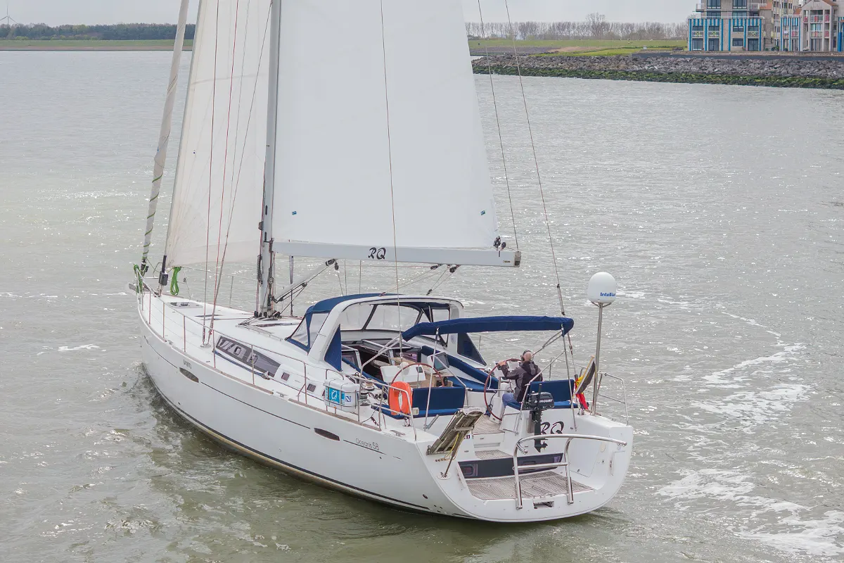 Beneteau Oceanis 58 26
