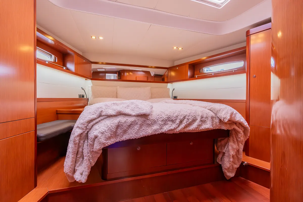 Beneteau Oceanis 58 13