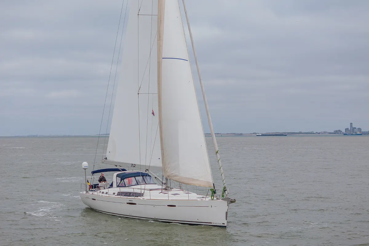 Beneteau Oceanis 58 25