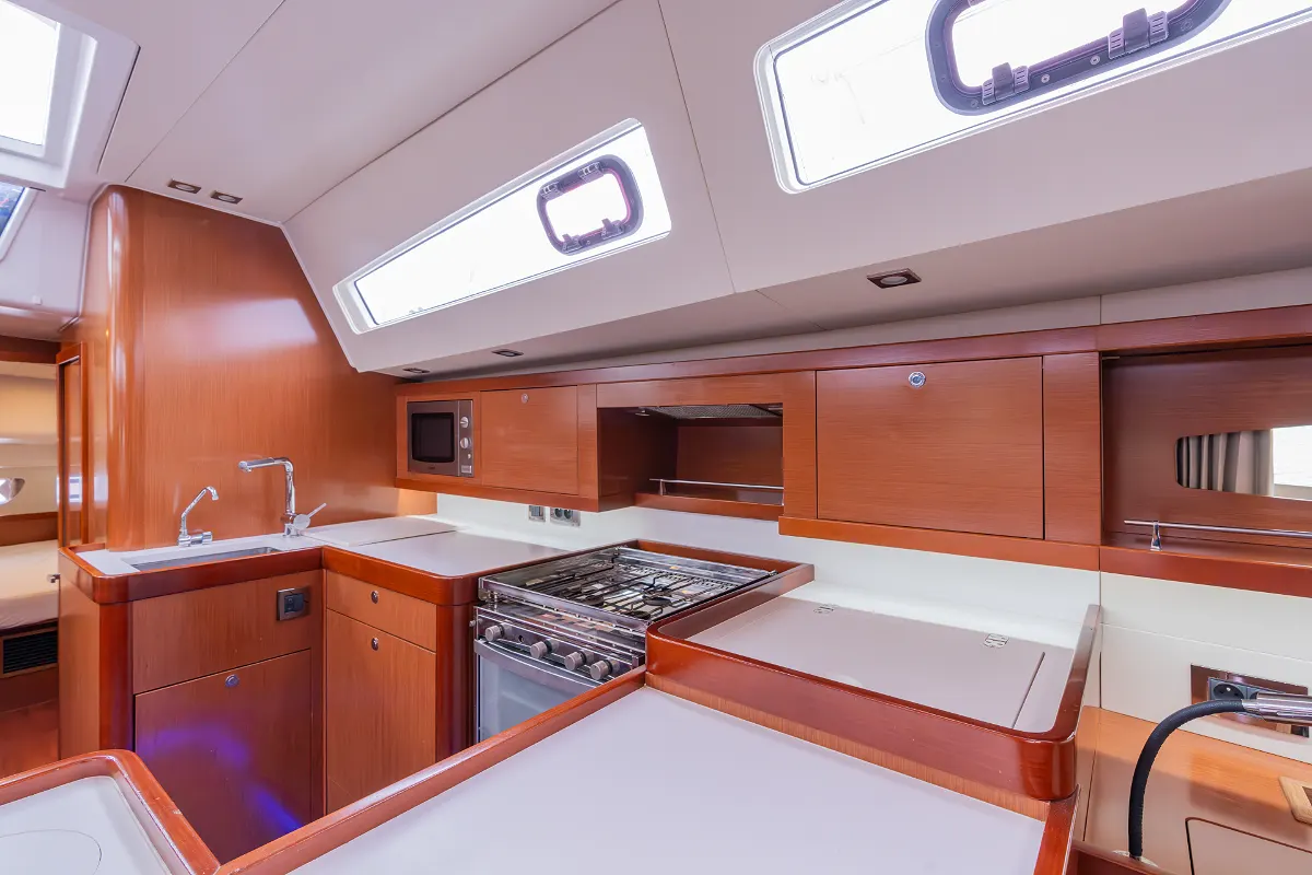 Beneteau Oceanis 58 4