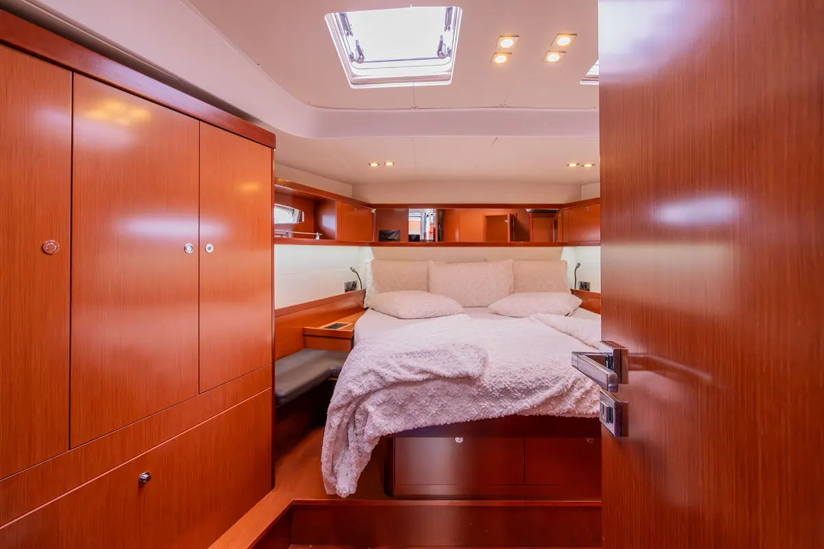 Beneteau Oceanis 58 9