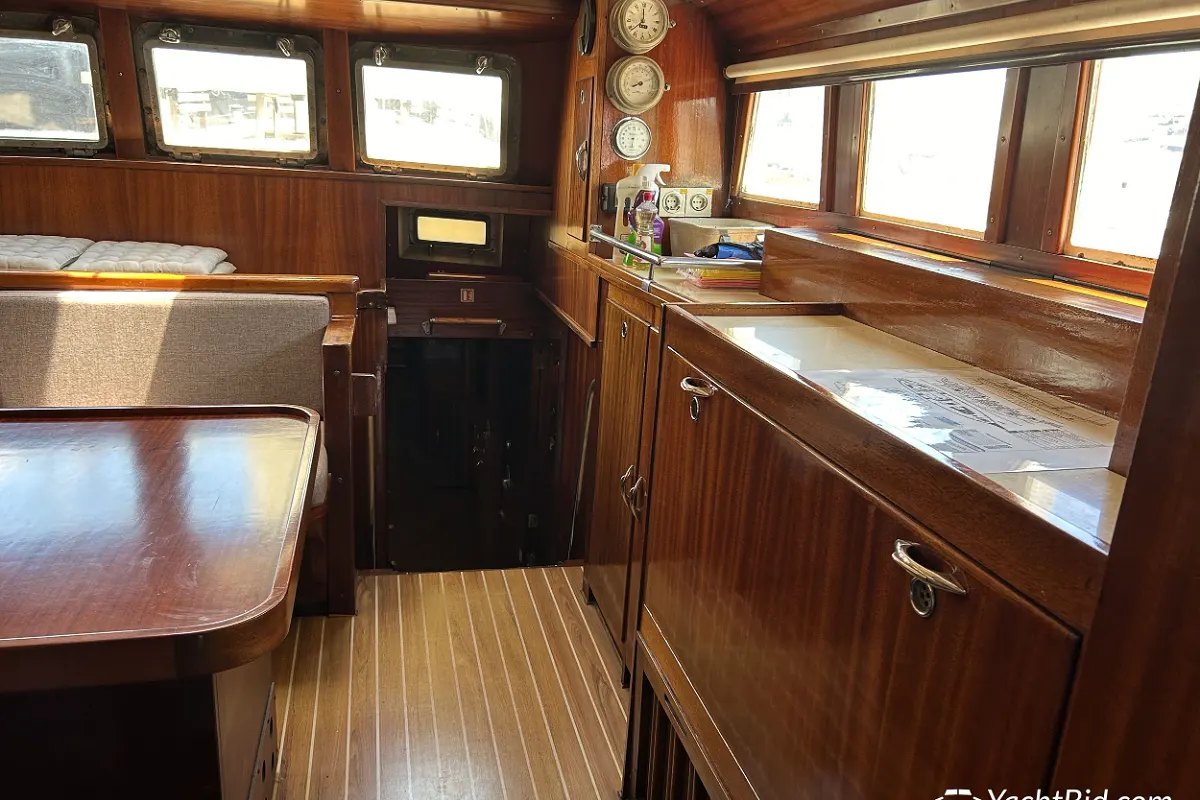 Beliard Crighton 30m 50