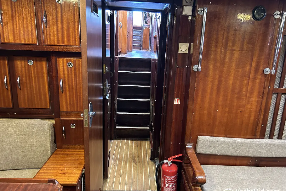 Beliard Crighton 30m 63