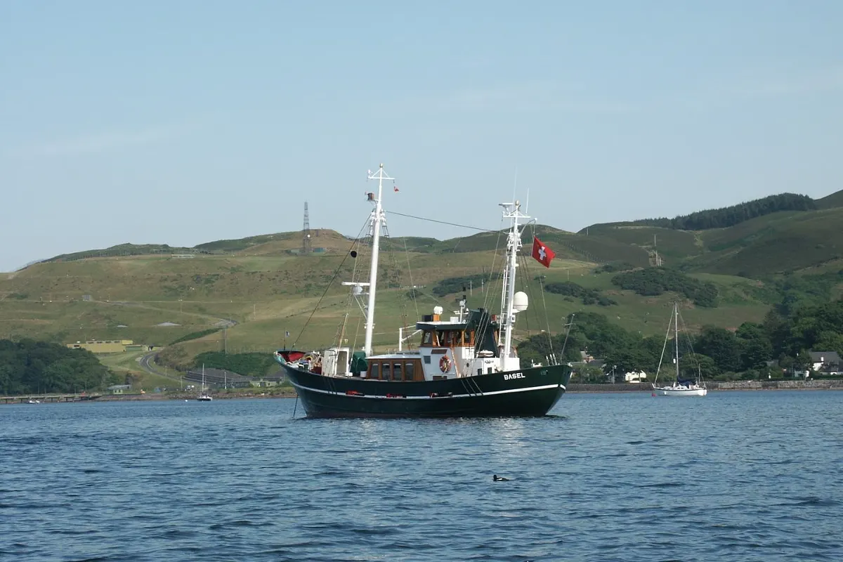 Dutch Trawler Yacht 4