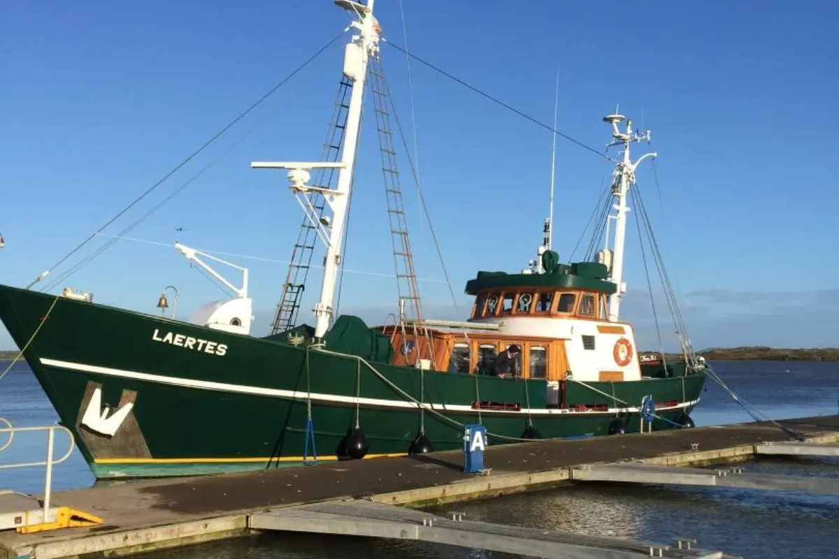 Dutch Trawler Yacht 13
