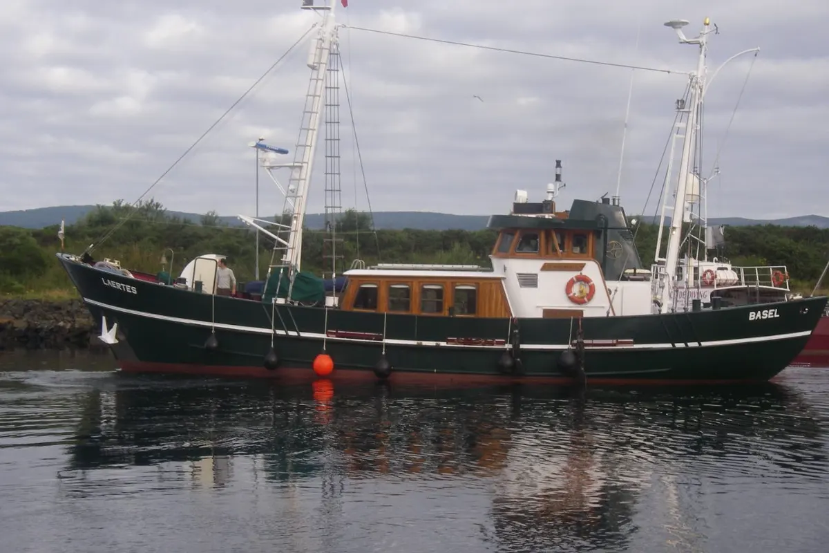 Dutch Trawler Yacht 14