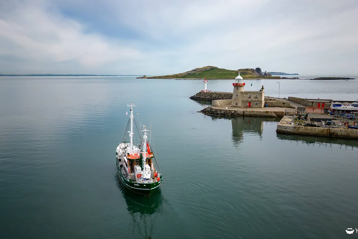 Dutch Trawler Yacht 18
