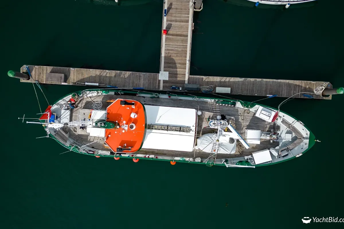 Dutch Trawler Yacht 19