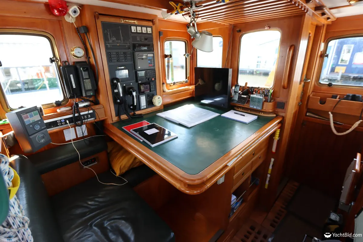Dutch Trawler Yacht 54
