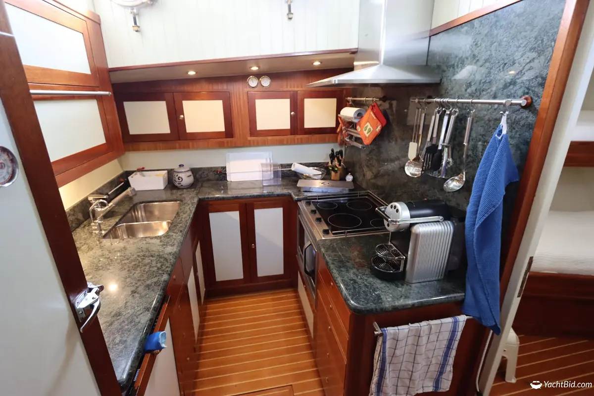Dutch Trawler Yacht 58