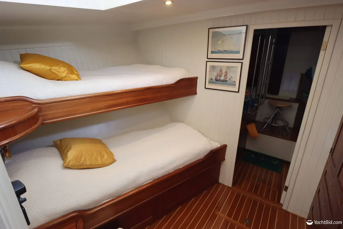 Dutch Trawler Yacht 61