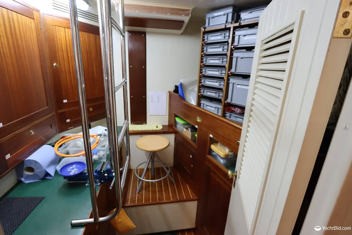 Dutch Trawler Yacht 63