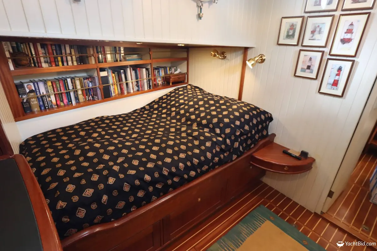 Dutch Trawler Yacht 65
