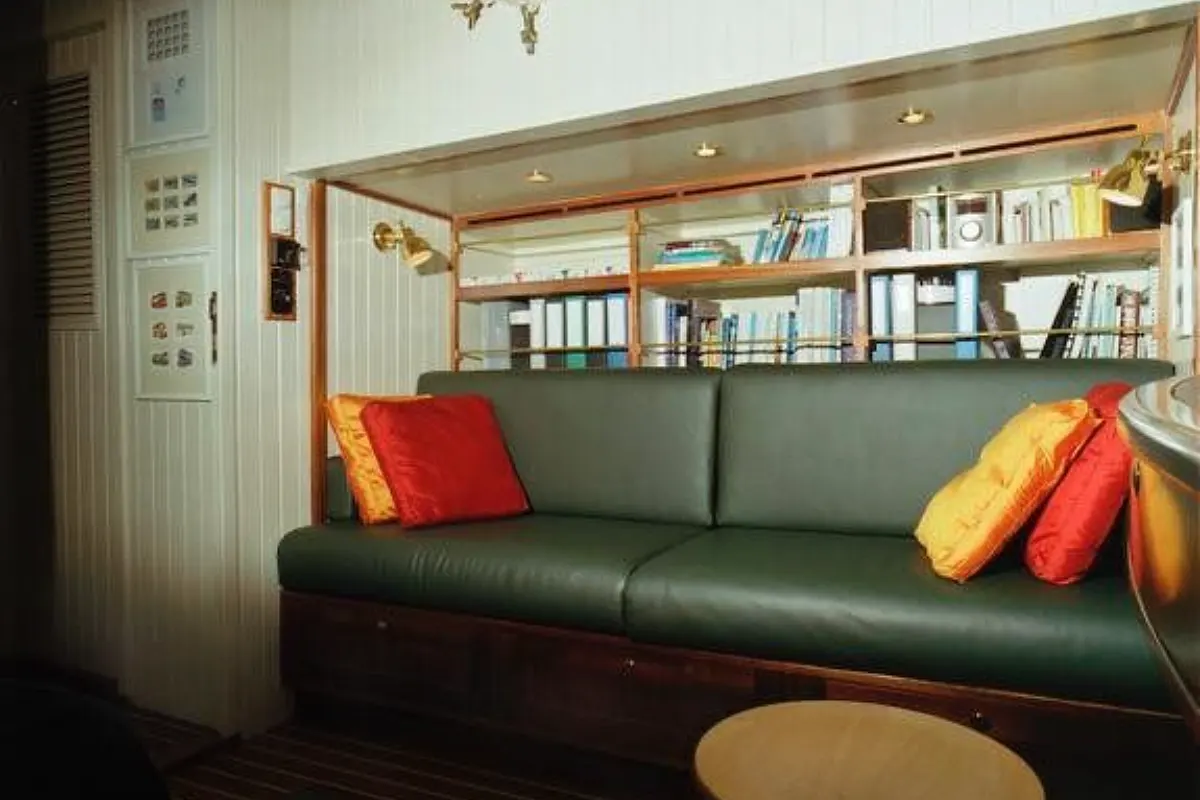 Dutch Trawler Yacht 67