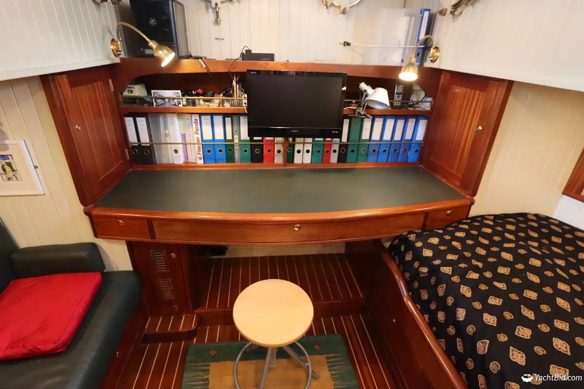 Dutch Trawler Yacht 68