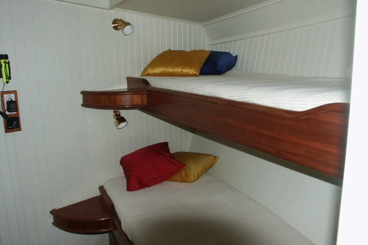 Dutch Trawler Yacht 75