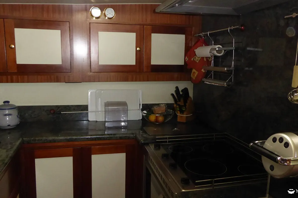 Dutch Trawler Yacht 83