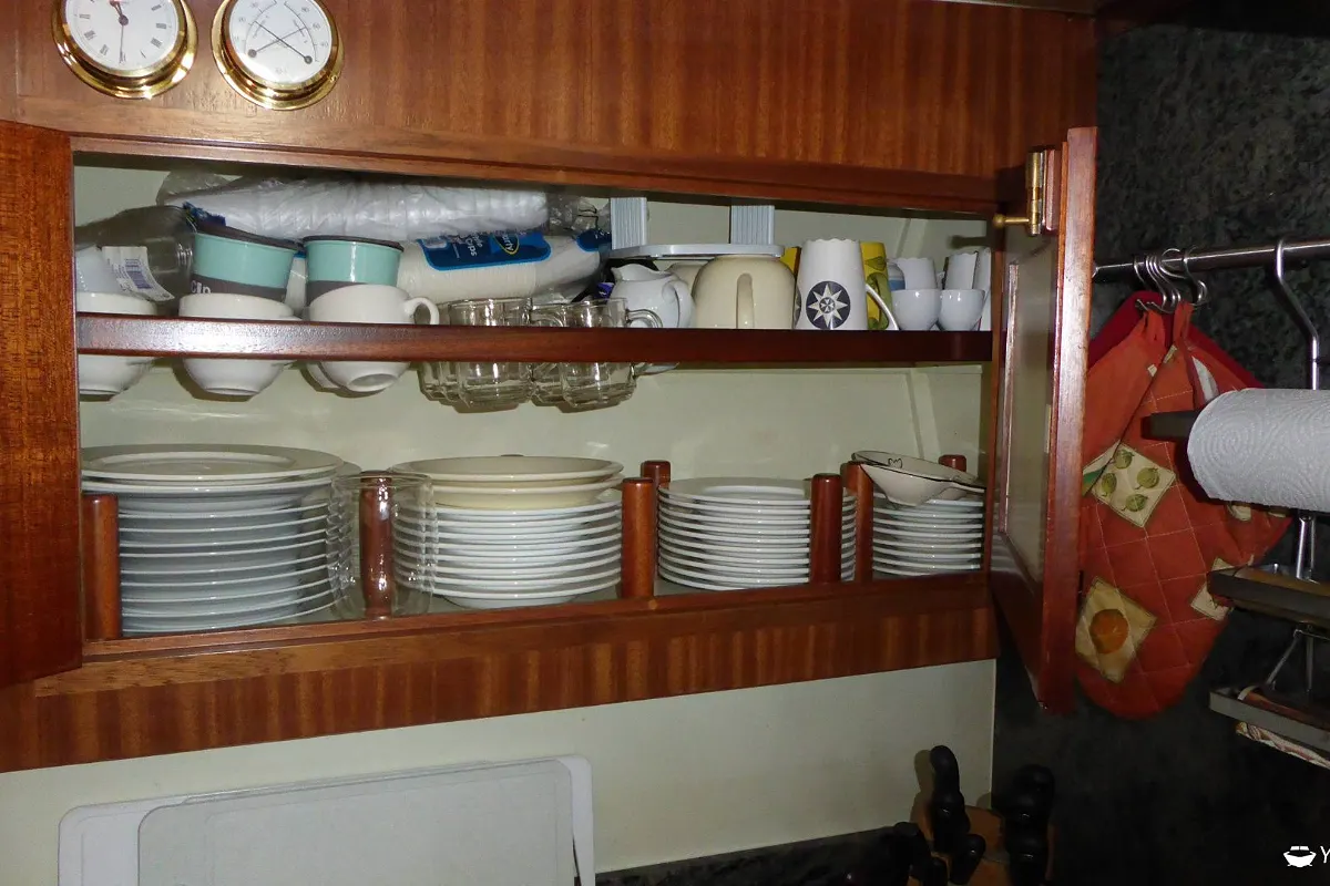 Dutch Trawler Yacht 86