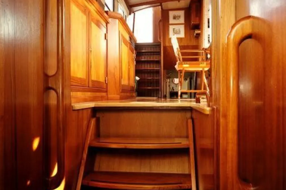 Dutch Trawler Yacht 107